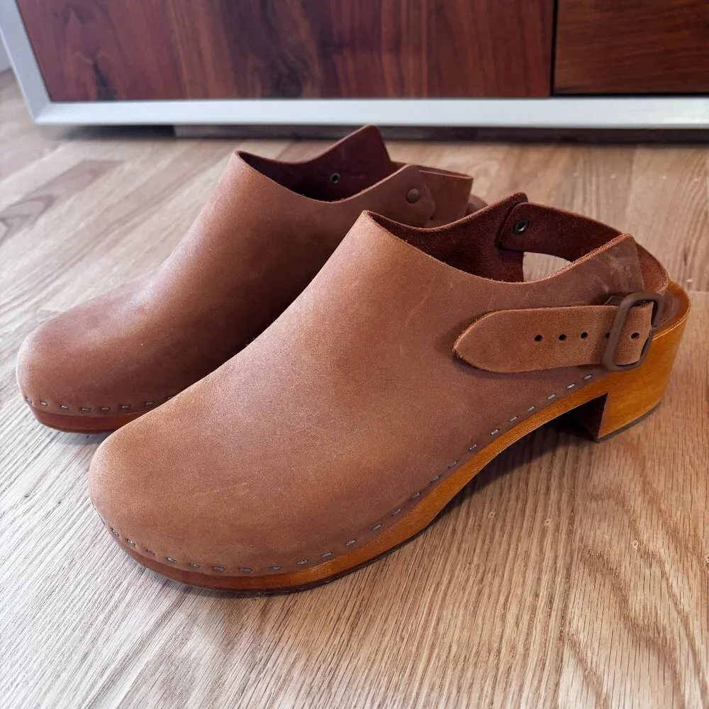 Gorgeous Monochrome Bryr Clogs with strap - Picture 1 of 7